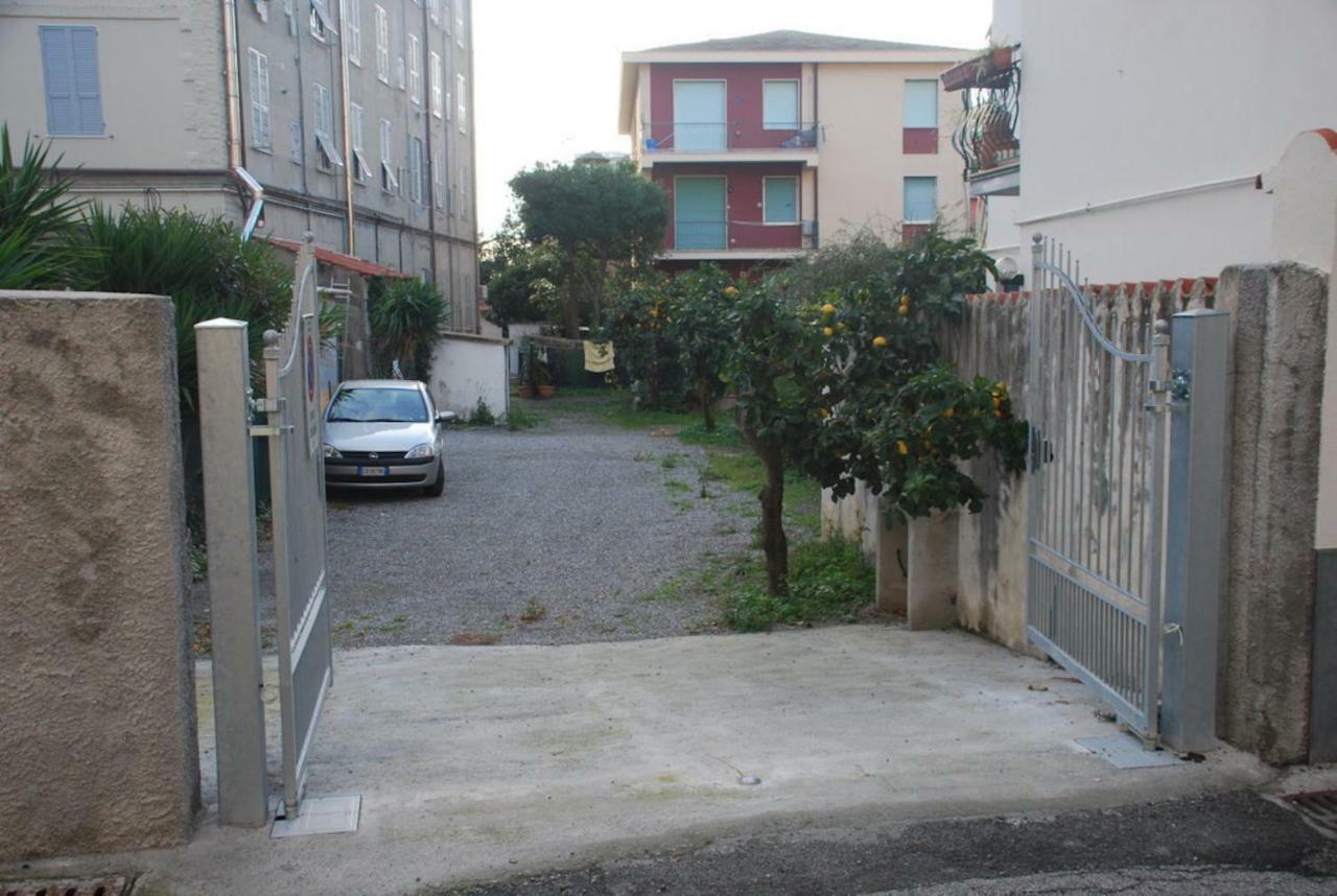Tinetto Brezza Di Mare Lägenhet Deiva Marina Exteriör bild